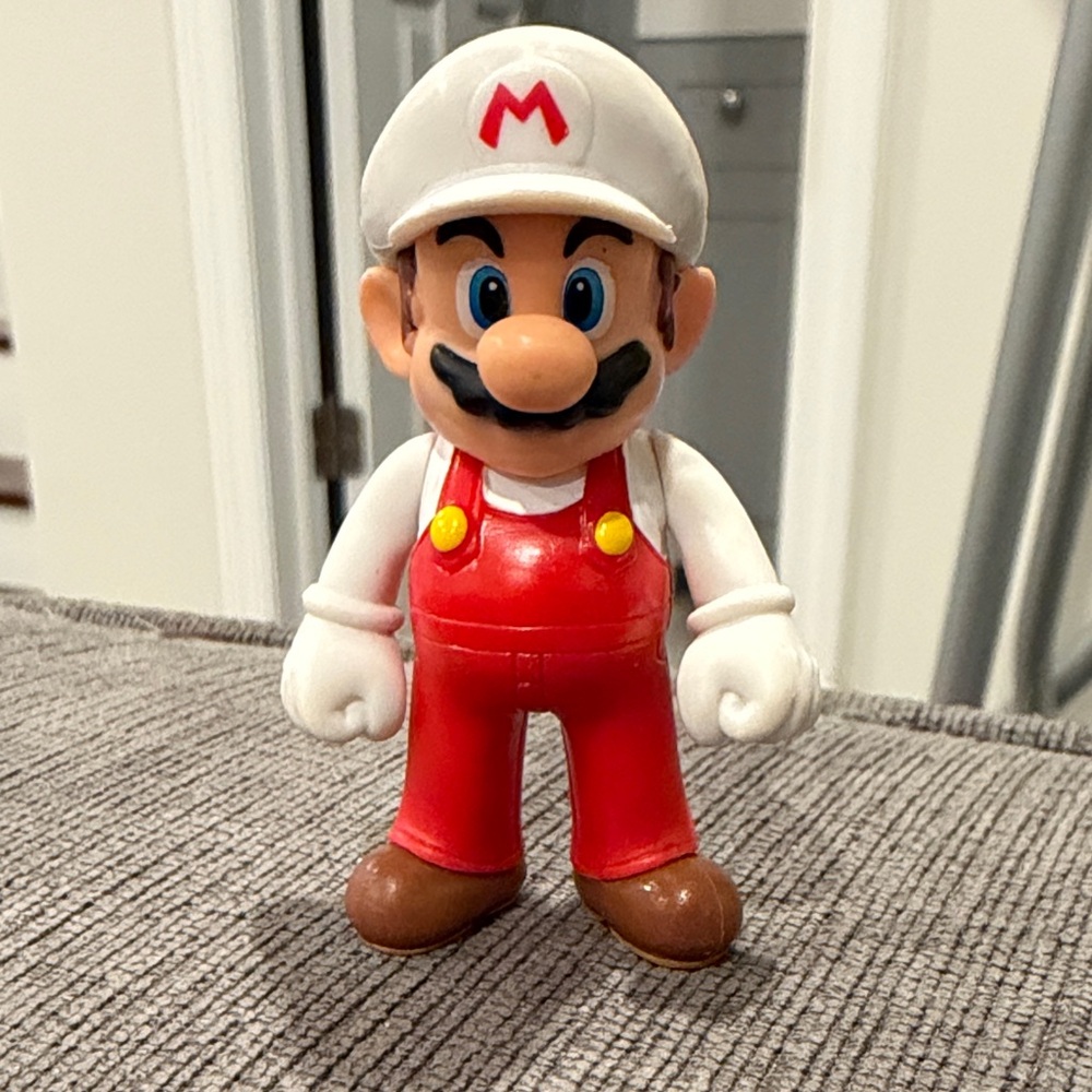 Jakks Pacific Super Mario Fire Mario Figure    nintendo action figures boys toys